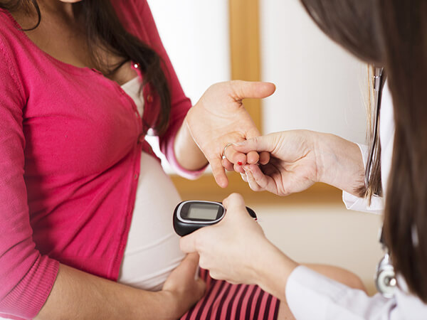 Kiểm tra tiểu đường thai kỳ thường xuyên để có thể sinh thường được không?
