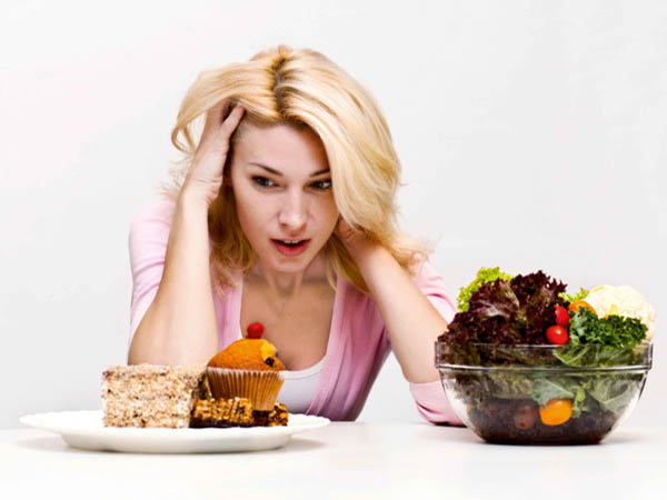 Ăn uống đồ ăn hại sức khỏe là thói quen ăn uống gây bệnh tiểu đường