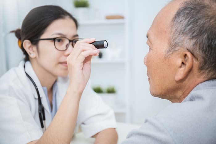chăm sóc mắt khi bị bệnh tiểu đường